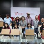 Entrega SEBIEN computadoras a estudiantes