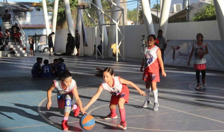 Juegan torneo relámpago de basquetbol 3×3 en actividades del ‘Túnel de la Paz’