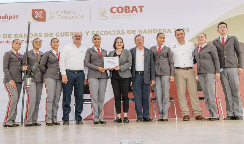 Premia SET a ganadores del concurso estatal de escoltas de bandera y bandas de guerra del Cobat