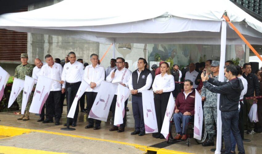 Fortalece SET escuelas públicas con mobiliario y equipos