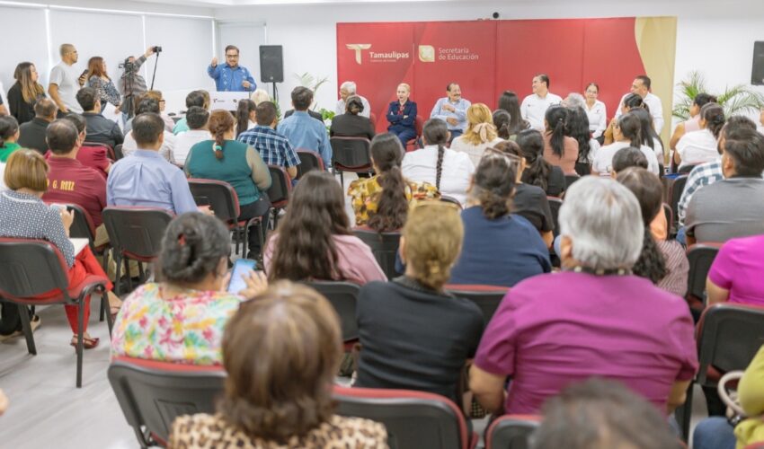 Reconoce SET derechos laborales con entrega de 44 nombramientos a trabajadores de la educación