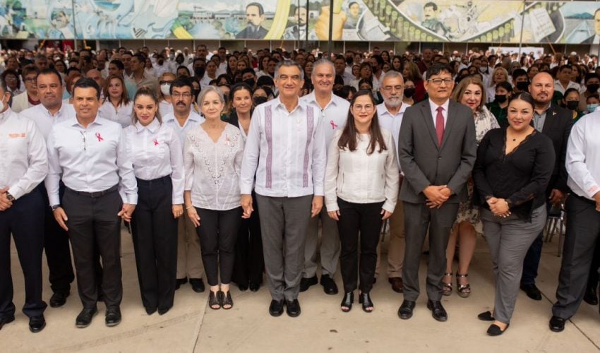 Gobernador de Tamaulipas preside honores en la Secretaría de Educación