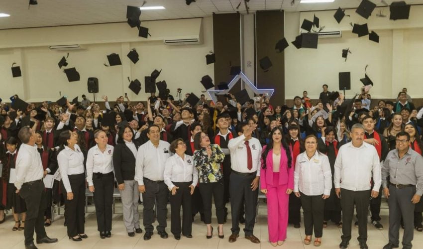 Graduación en el CBTIS 220