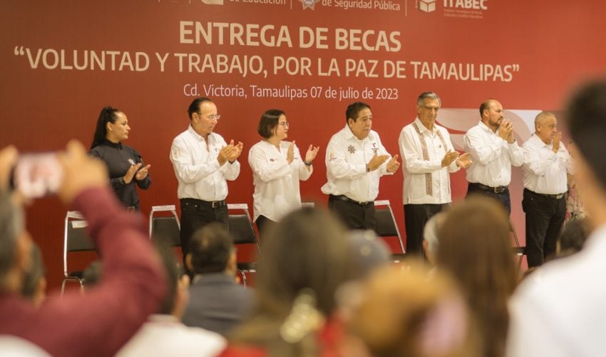 Entrega de Becas “Voluntad y Trabajo, por la paz de Tamaulipas