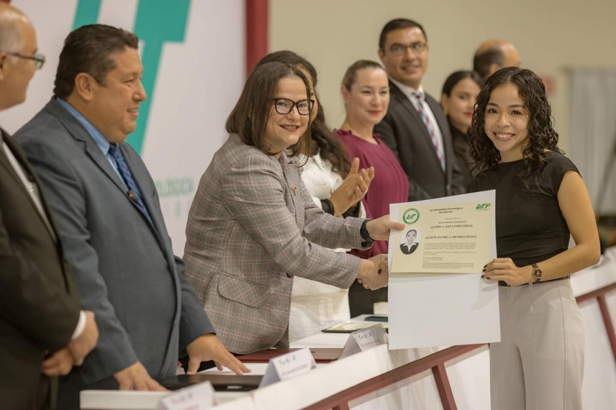 UNIVERSIDAD TAMAULIPECA HACE ENTREGA DE TÍTULOS UNIVERSITARIOS