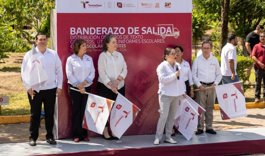 Banderazo de arranque para la entrega de Libros de Texto Gratuitos, los útiles escolares y uniformes