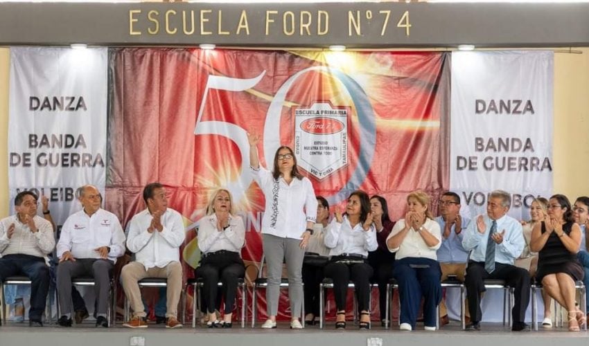 Celebración del 50 aniversario de la Escuela Primaria Ford 74.