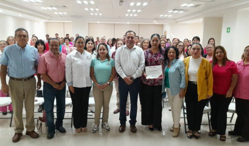 Titular de la Unidad Ejecutiva, presidió la conferencia “Prevención del Cáncer de Mama”