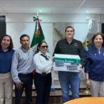 SET dotó de máquina de escribir braille para alumna de la Licenciatura en Inclusión Educativa de la BENFT