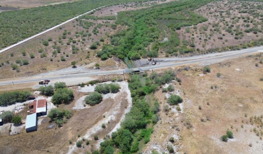Rehabilita gobierno de Américo puente San Manuel en Abasolo