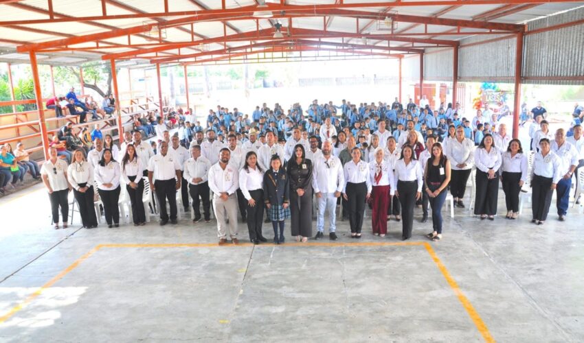 Refrenda secretario de Recursos Hidráulicos compromiso de Tamaulipas con la educación en Díaz Ordaz