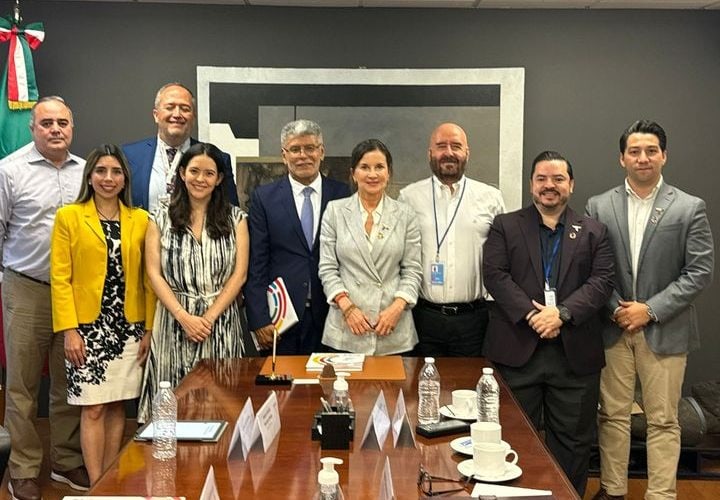 El Secretario de Recursos Hidráulicos para el Desarrollo Social sostuvo una reunión con personal del Consulado de México en Nueva York