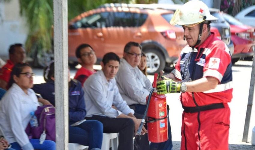 Secretaría del Trabajo de Tamaulipas y Cruz Roja capacitan y certifican a personal de empresas en prevención de incendios