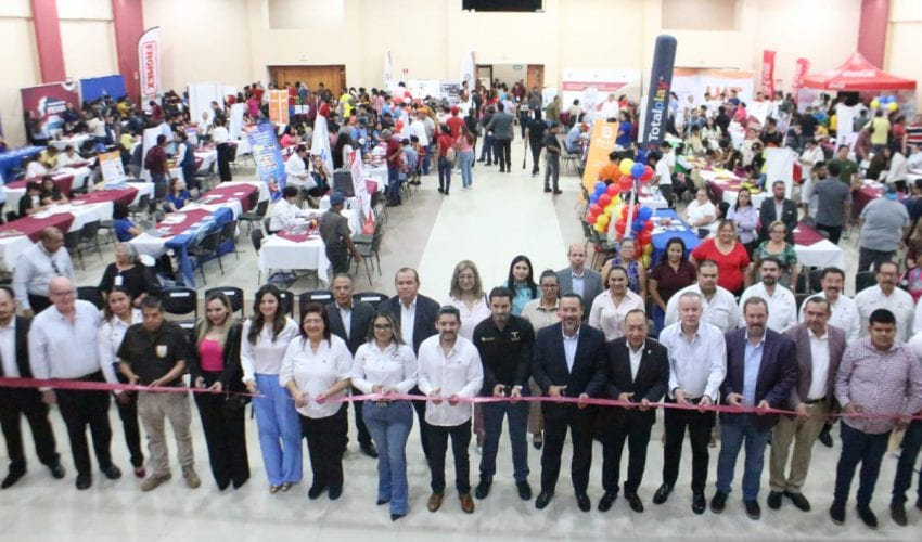 Feria de empleo de la STPS reunió a cientos de jóvenes en Nuevo Laredo