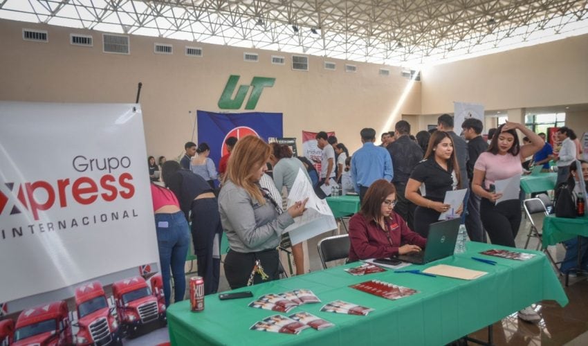 Participan estudiantes de la Universidad Tecnológica de Nuevo Laredo en Feria de Reclutamiento y Estadías 2024