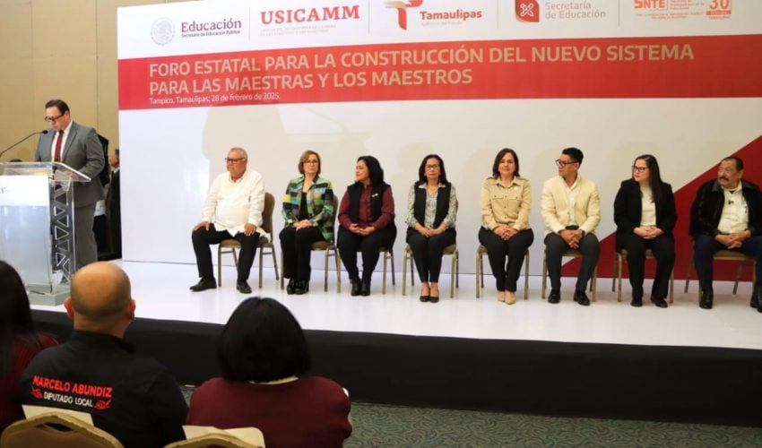 Intercambian docentes ideas y propuestas para construir el nuevo sistema magisterial