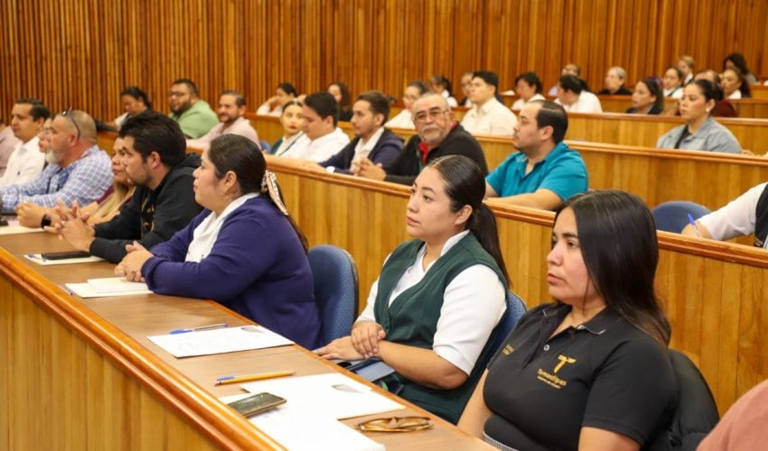 Actualiza Salud a médicos y enfermeras sobre padecimientos de la temporada de calor