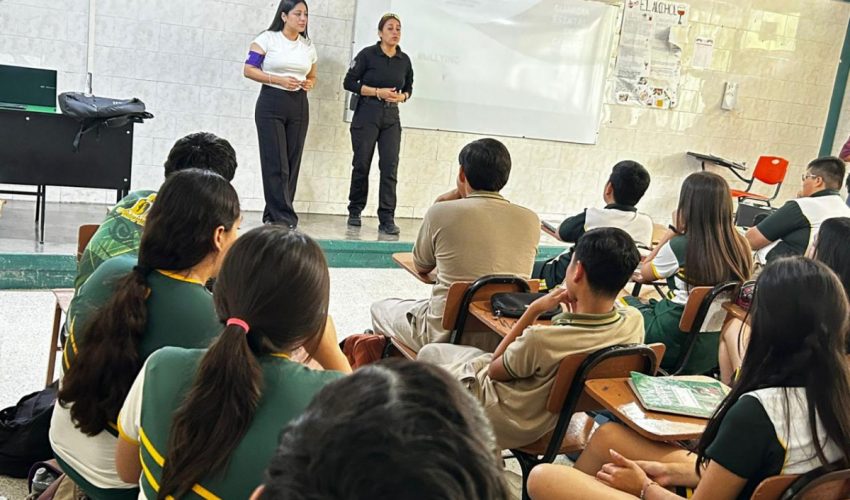 Previenen acoso escolar y cibernético en estudiantes de secundaria