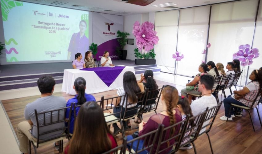 DIF Tamaulipas entrega la beca “Tamaulipas te agradece” a 200 jóvenes de 39 municipios