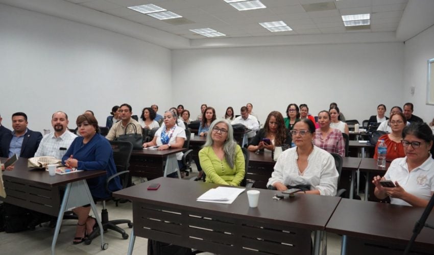 Capacita CRETAM a docentes para formar nuevos líderes educativos