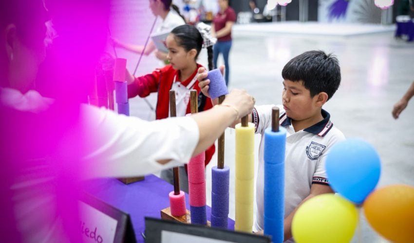 Niñas, niños y adolescentes participan en la Feria de los Derechos 2025 del DIF Tamaulipas