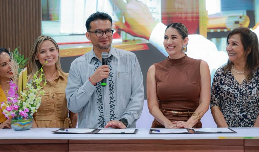 Firma SEDENER convenio con mujeres del sector energético