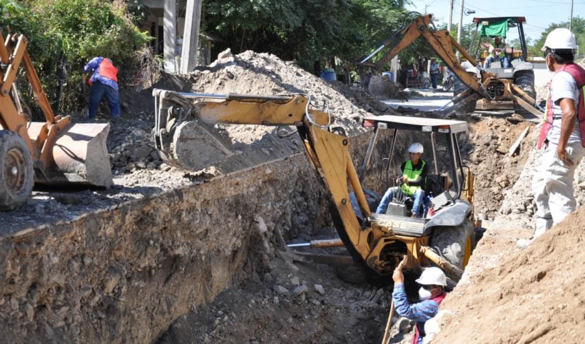 Supervisa SRHDS avances en la rehabilitación del drenaje en el municipio de González