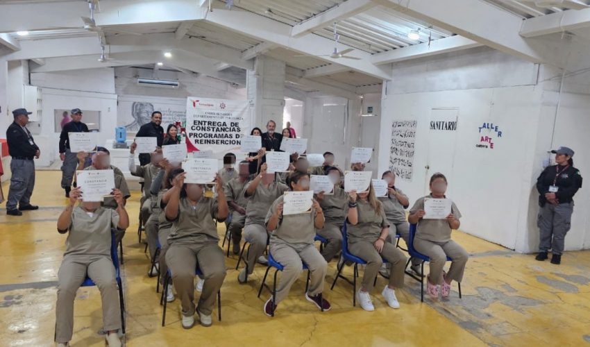 Concluyen cursos de capacitación laboral y psicología en el CEDES Altamira