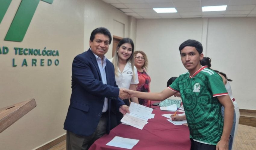 Respalda la UT Nuevo Laredo a estudiantes con becas