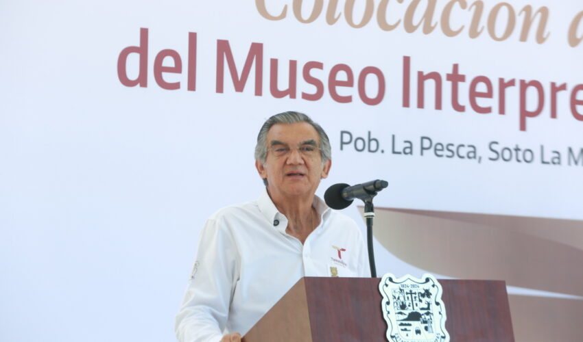 Coloca Américo primera piedra del Museo Interpretativo de la Tortuga Lora en Soto la Marina