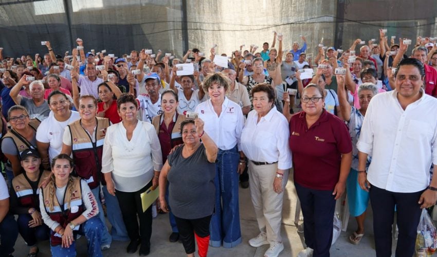 Entrega SEBIEN paquetes alimentarios en Tampico