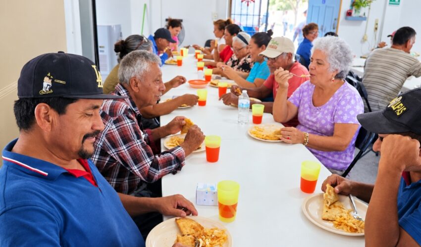 Programas alimentarios son pilar de la SEBIEN